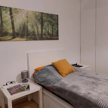 Large And Bright In Beautiful Homestay Muelheim an der Ruhr